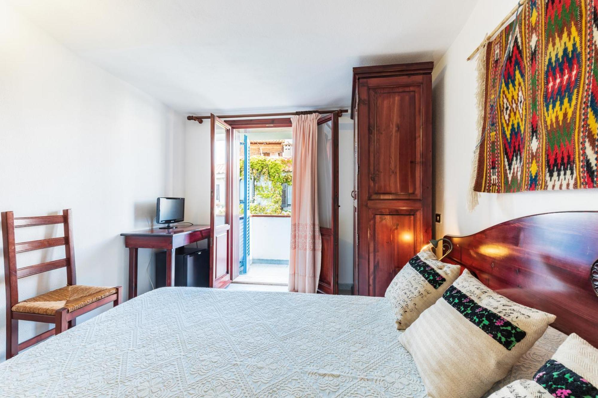 Hotel S'Ortale Con Parcheggio Interno E Ristorante All'Aperto Orosei Habitación foto