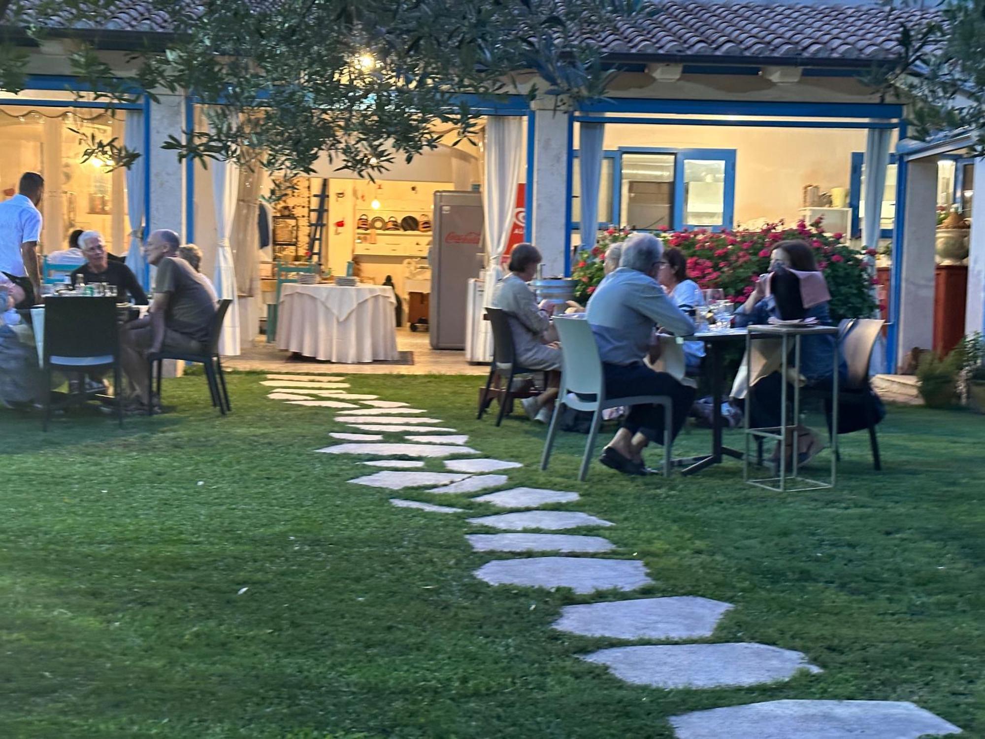 Hotel S'Ortale Con Parcheggio Interno E Ristorante All'Aperto Orosei Exterior foto